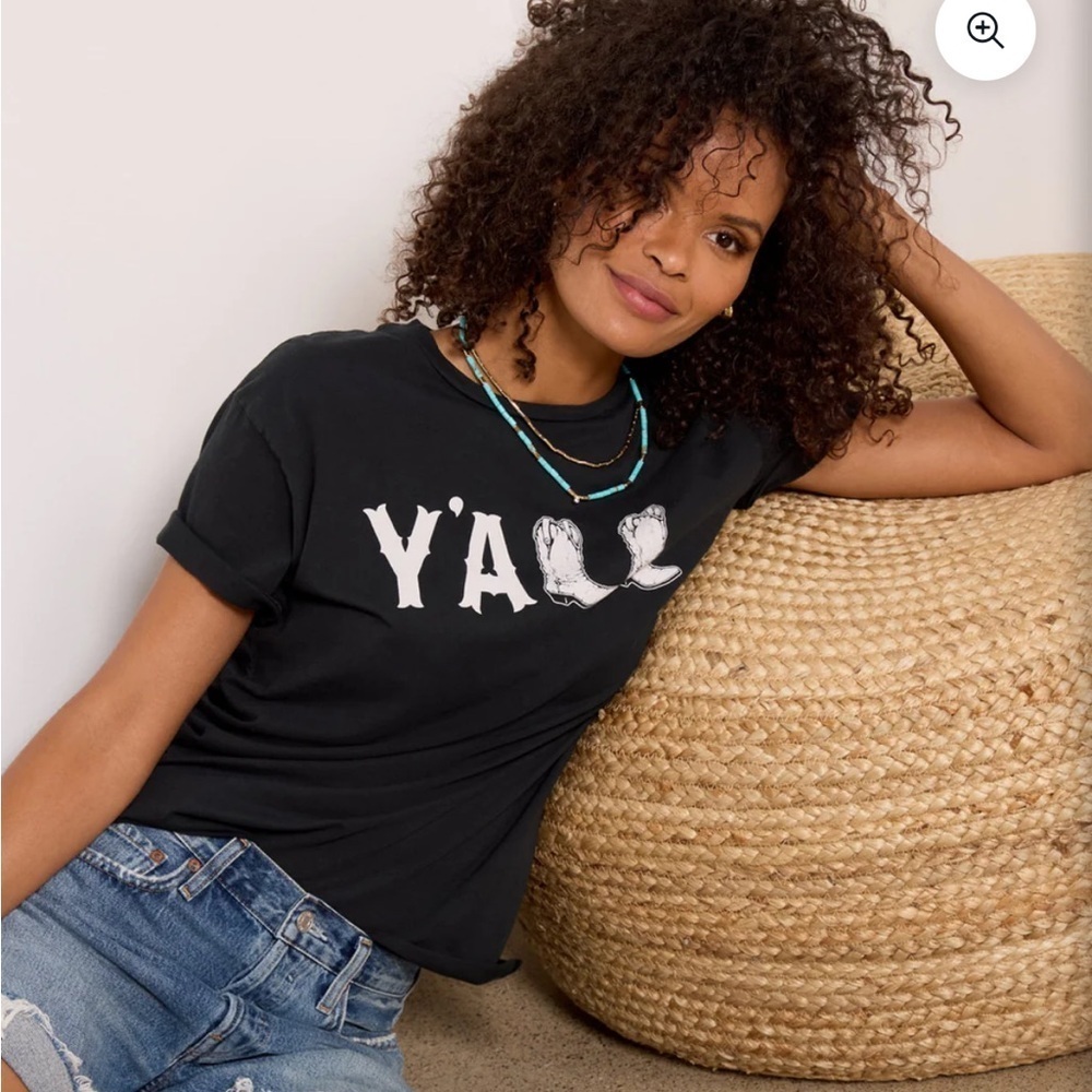 Original retro brand Black Graphic T-Shirt with 'Y'ALL' Print